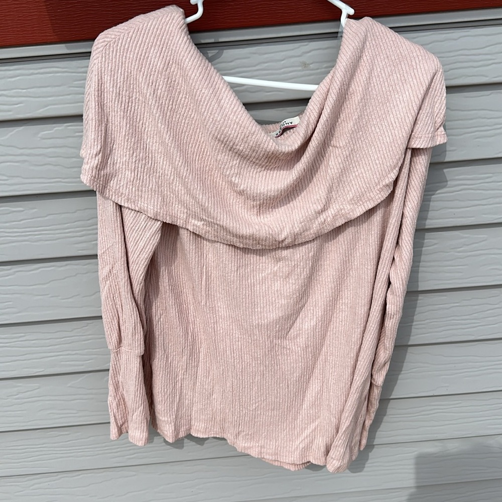 Andree by Unit, Size Large, Off the Shoulder Light Pink Top. - Picture 2 of 5